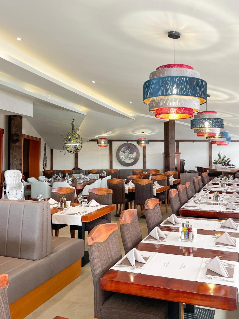 Restaurant/places to eat, Seating area