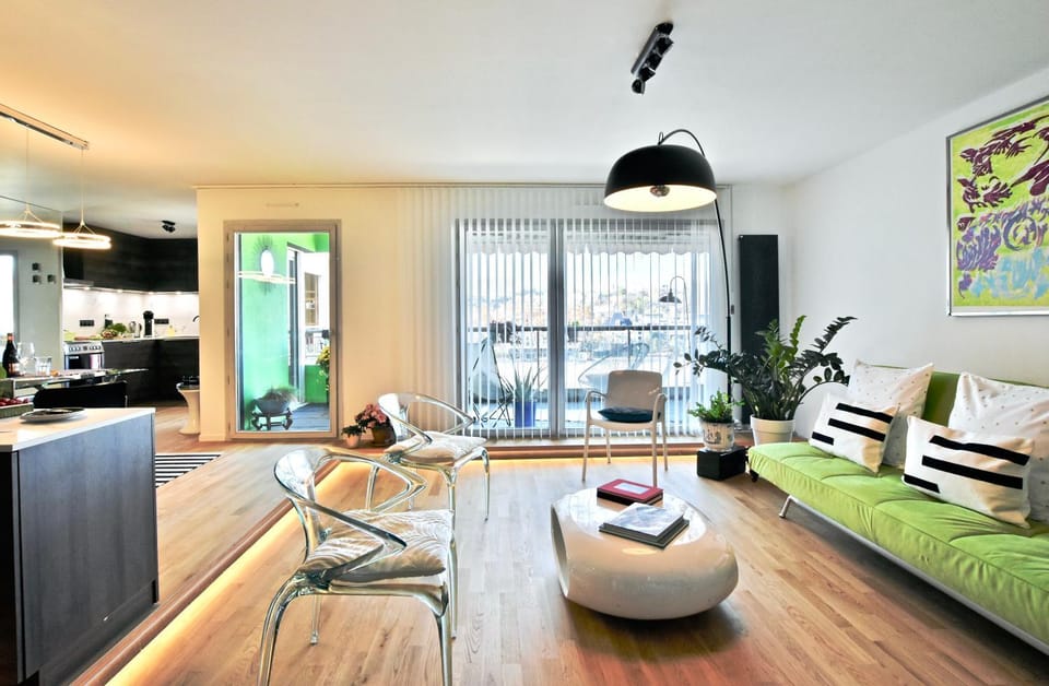 Chambre spacieuse et calme, chez Citizen Q Vacation rental in Lyon