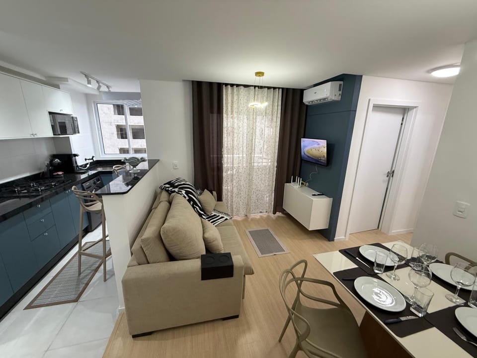 TV and multimedia, Kitchen or kitchenette, Seating area