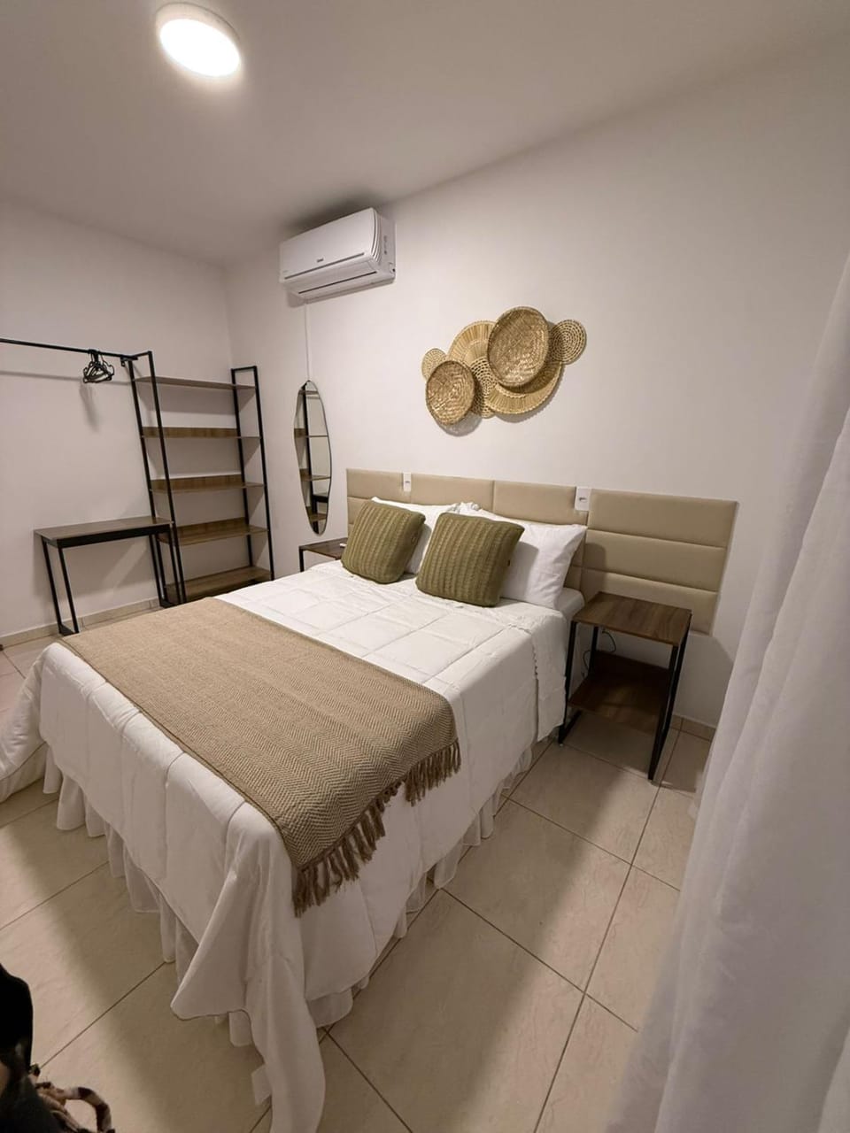 Bed, Bedroom, air conditioner