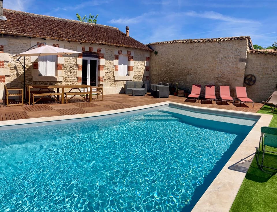 Patio, Day, Pool view, Swimming pool, sunbed