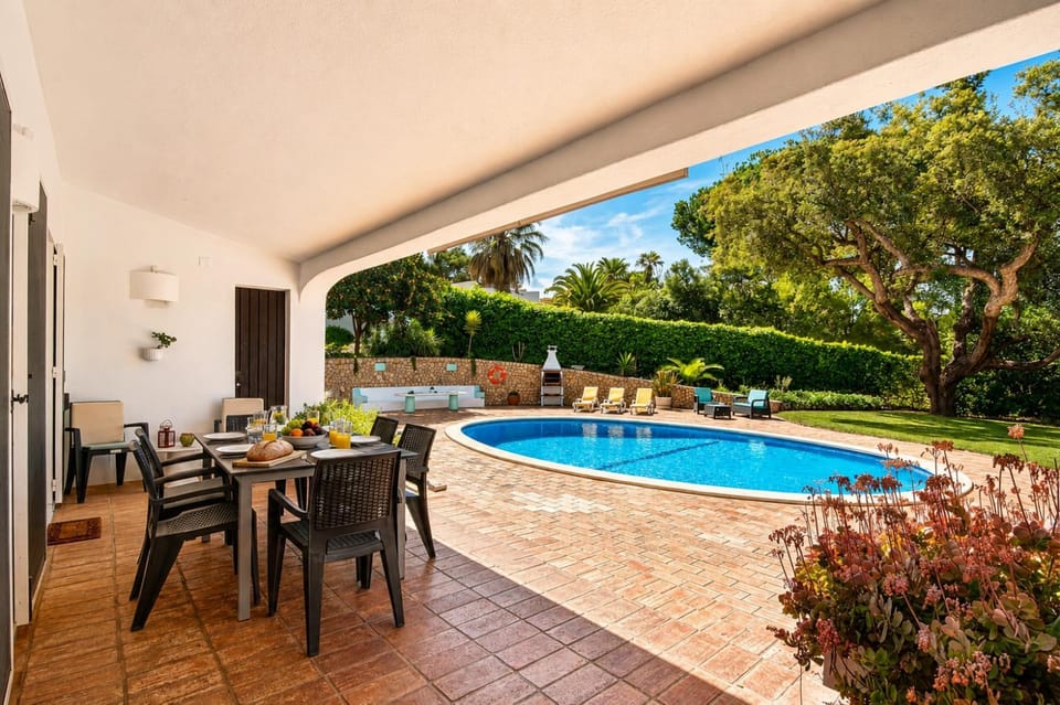 Quinta da Balaia Charming Villa with Private Pool Villa in Olhos de Água