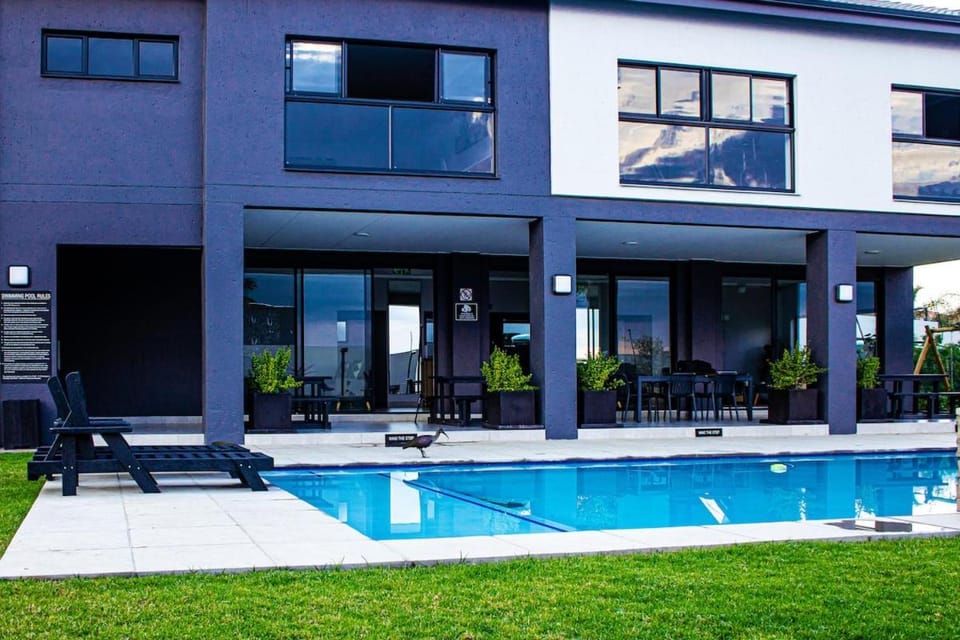 Luxury 1 Bed Apartment Apartment in Sandton