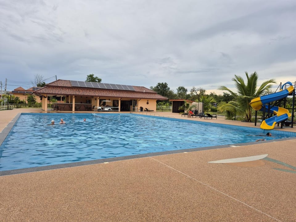 Pool view, Swimming pool