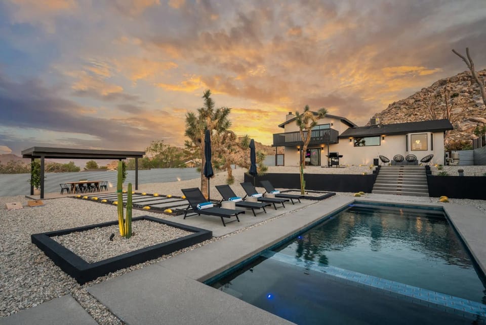 Majestic Luxury Retreat House in Joshua Tree
