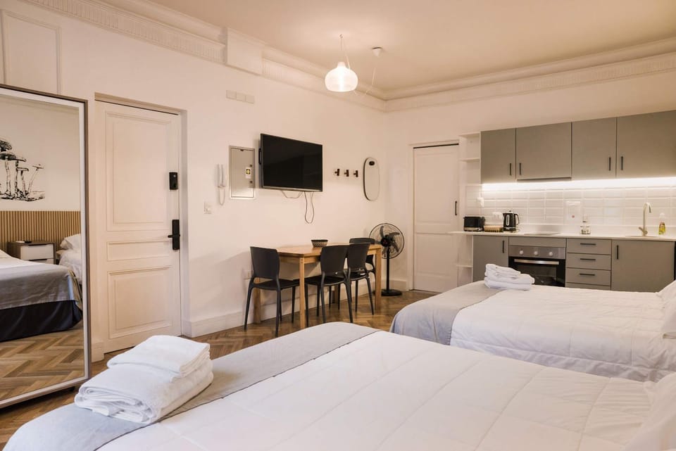 Modern Studio in Salvador Near Metro Fits 4 Apartment in Providencia
