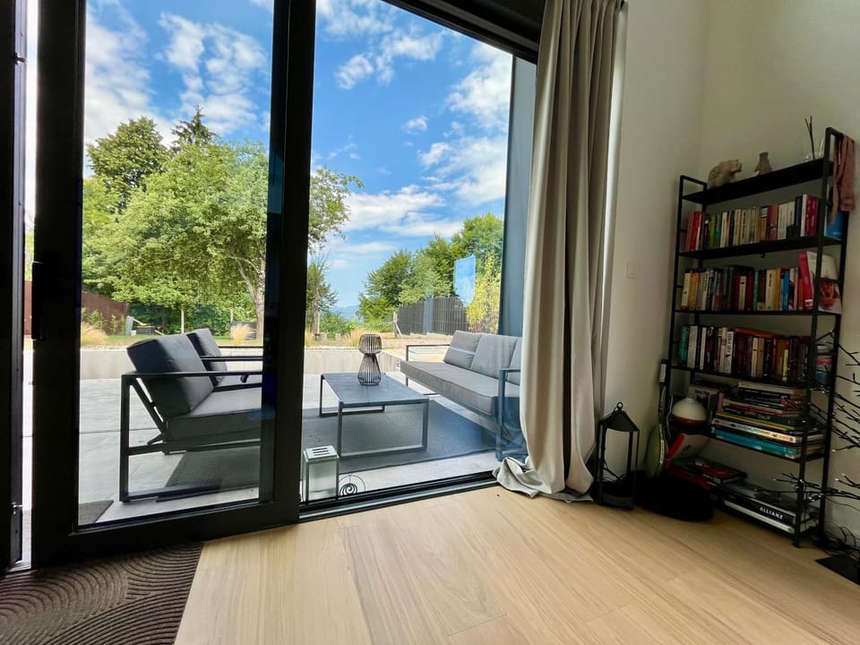 Day, Natural landscape, Garden, Library, View (from property/room), Balcony/Terrace, Living room, Seating area, Garden view, Pool view, Swimming pool