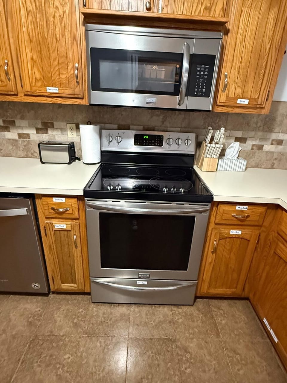 Kitchen or kitchenette, oven, stove