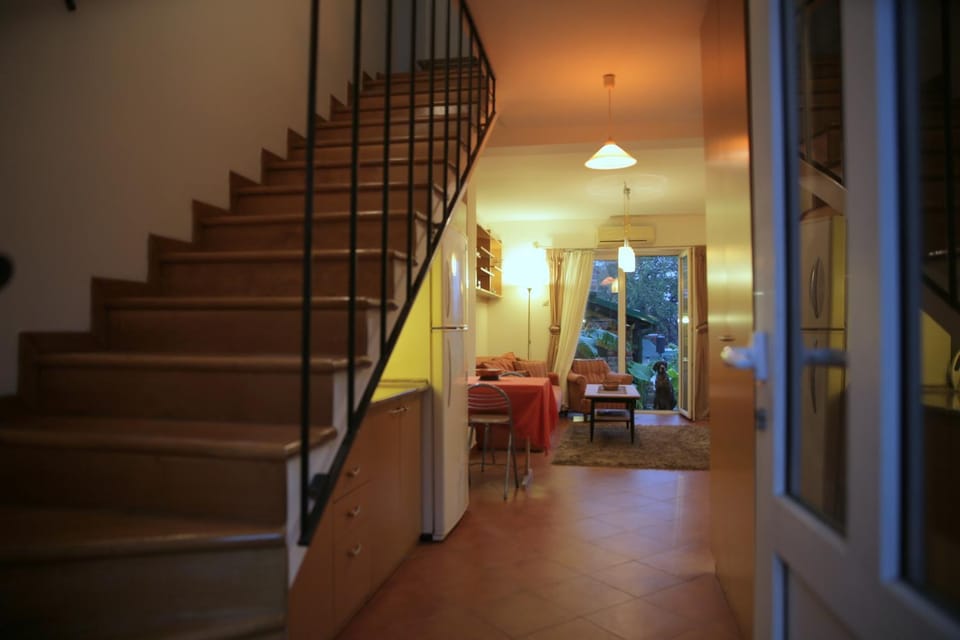 Facade/entrance, Floor plan