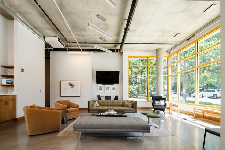 Communal lounge/ TV room