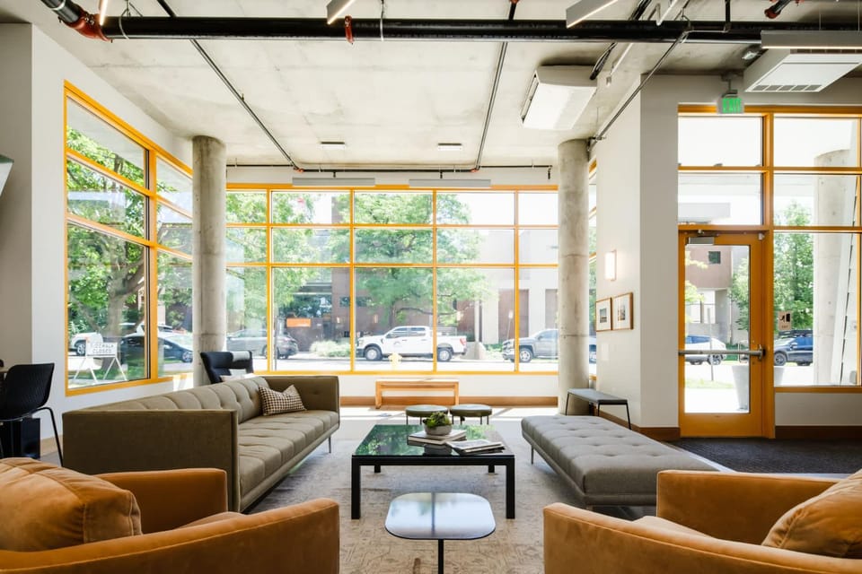 Communal lounge/ TV room