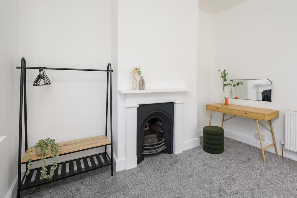 Living room, fireplace