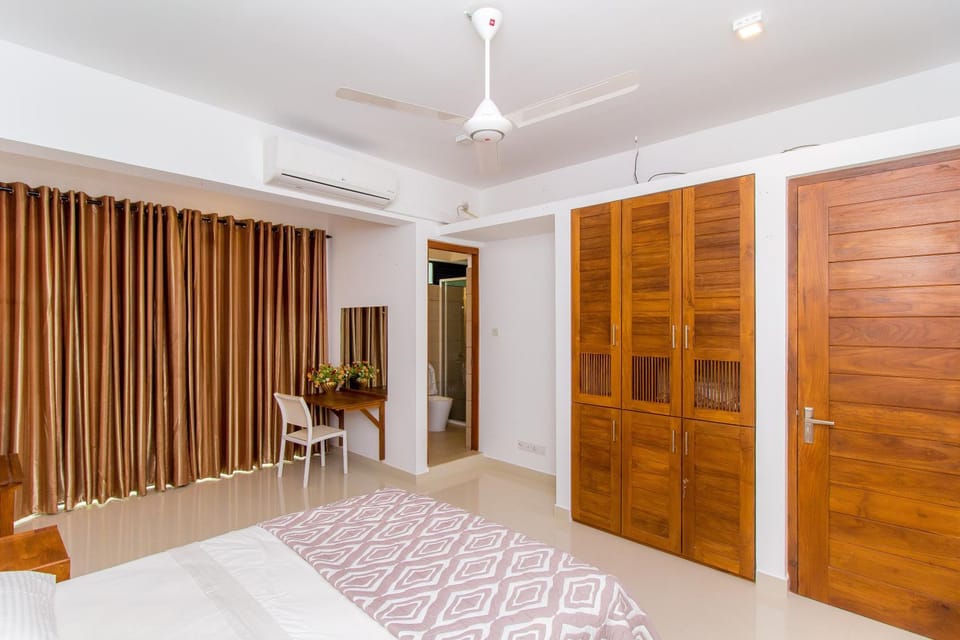 Bedroom, wardrobe