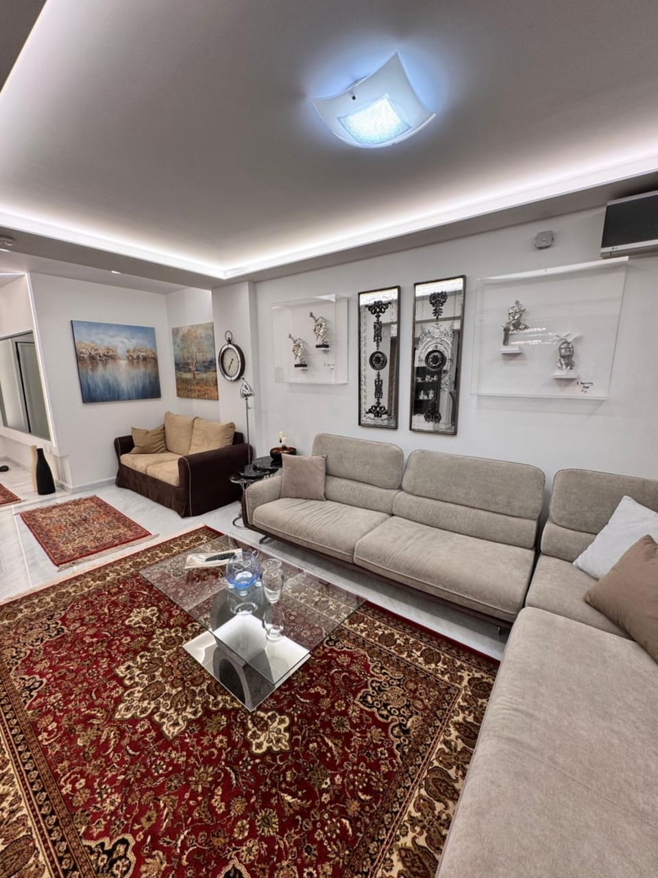 TV and multimedia, Seating area