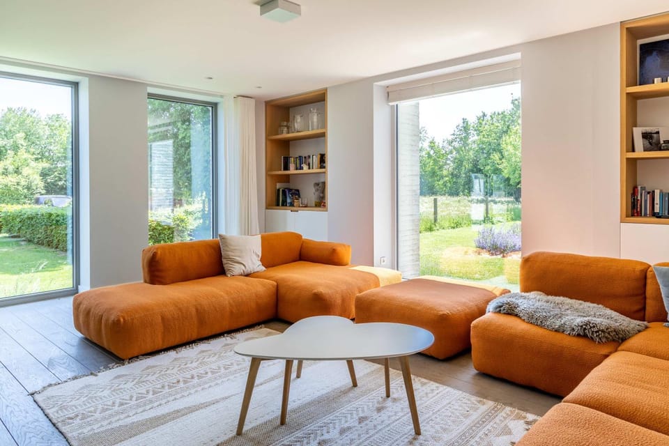 Nyte Estate, Ghent 20 min, 1ha, AC, EV, Fireplace Villa in Ghent