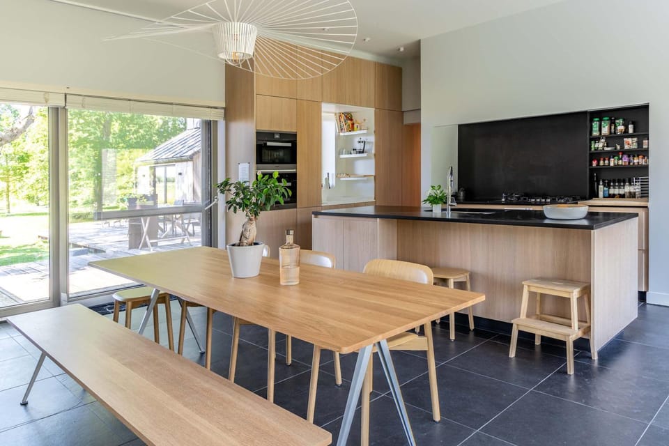 Nyte Estate, Ghent 20 min, 1ha, AC, EV, Fireplace Villa in Ghent