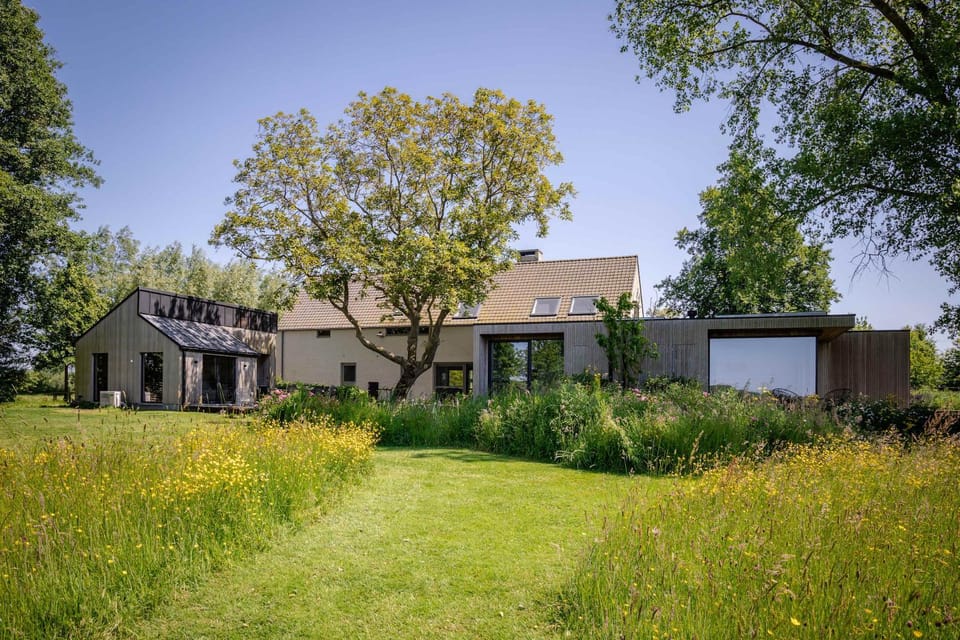 Nyte Estate, Ghent 20 min, 1ha, AC, EV, Fireplace Villa in Ghent