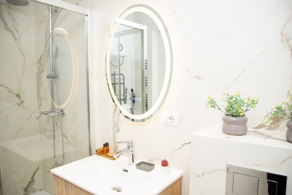 Downtown's five-star excitement Apartment in Bucharest