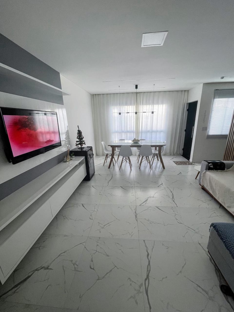 TV and multimedia, Living room, Seating area, Dinner