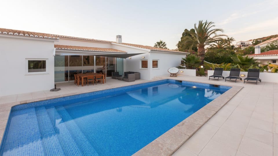 Casa dos Pelargónios Villa in Luz