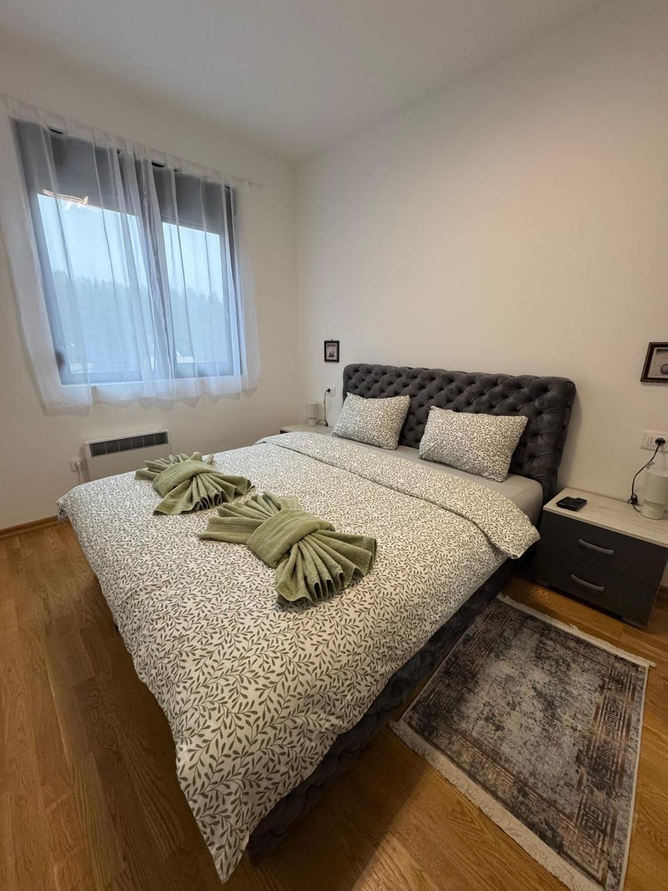 Bed, Photo of the whole room, Bedroom, towels