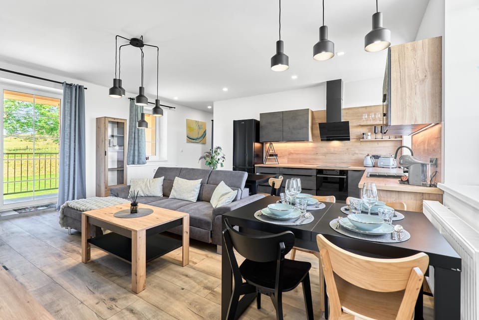 Communal lounge/ TV room, kitchen