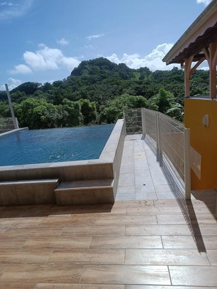 Mountain view, Swimming pool