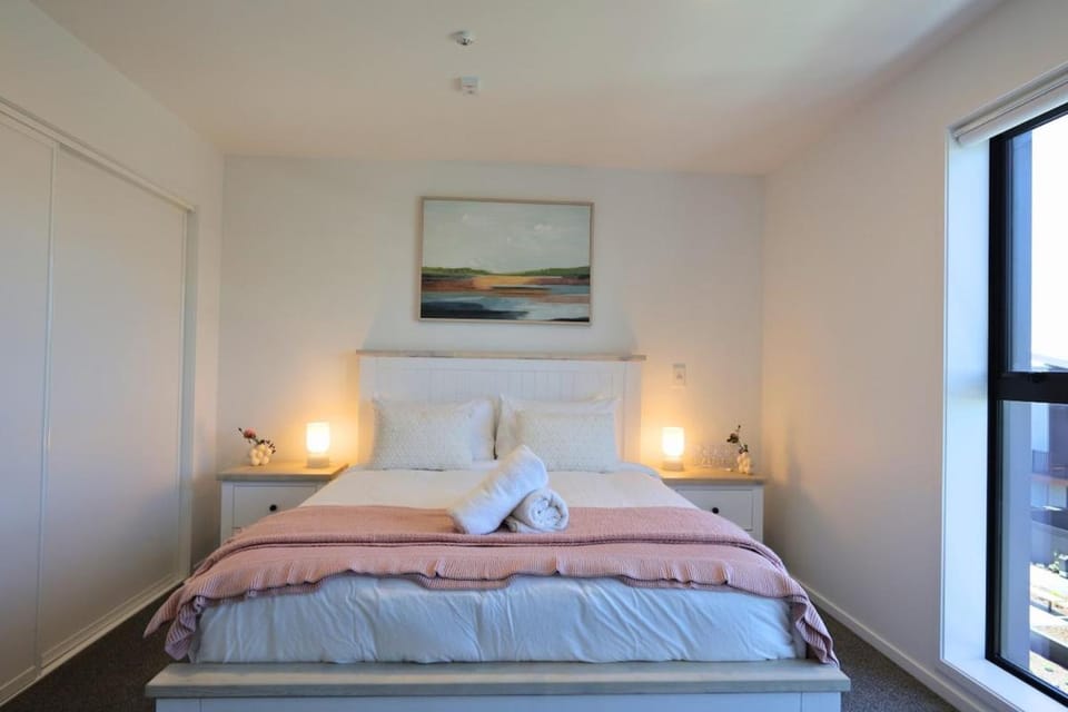 Bright 2BR House Steps Away from Te Kaha Stadium House in Christchurch