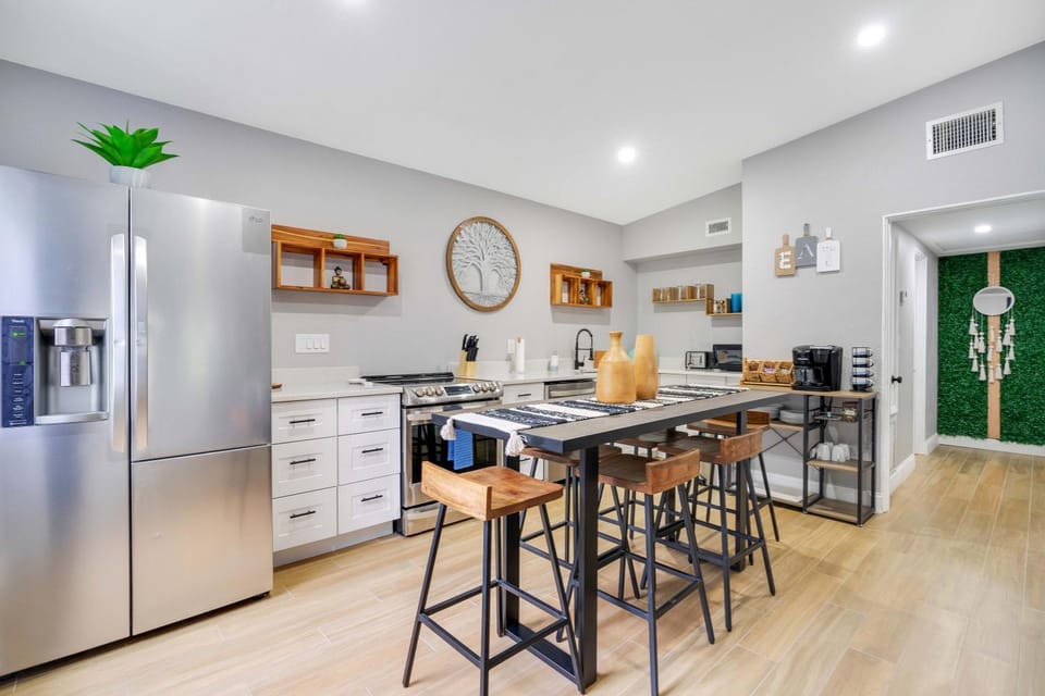 Kitchen or kitchenette, Dining area, dishwasher, oven, stove