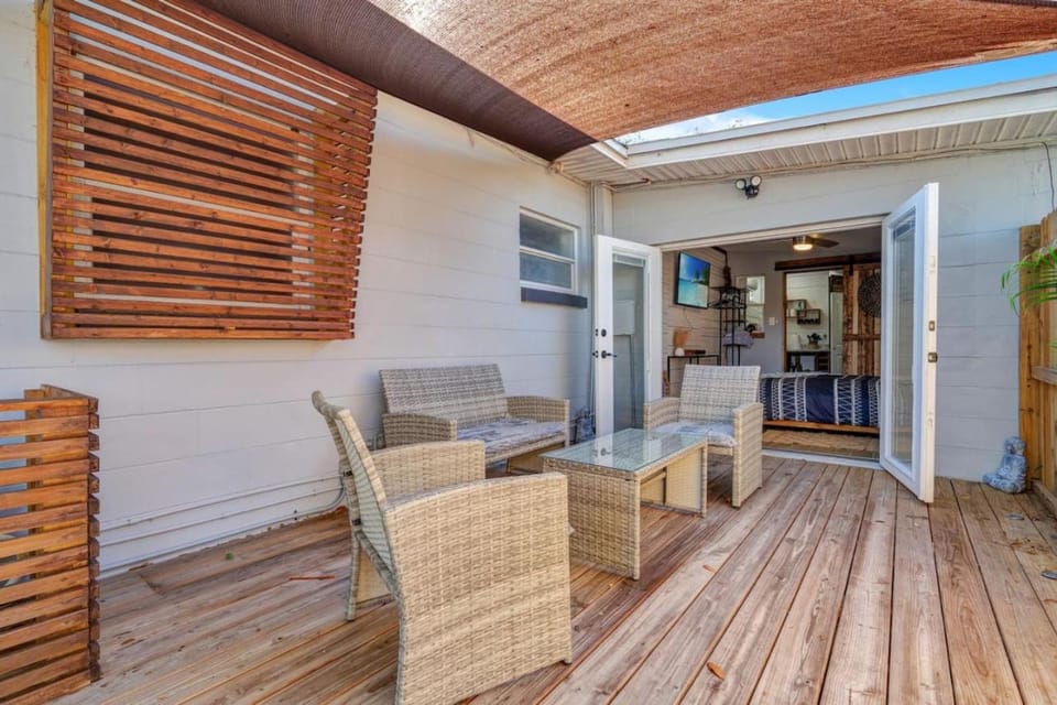 Peaceful Lake View Retreat Near Parks 10 Minutes to Downtown House in Orlando