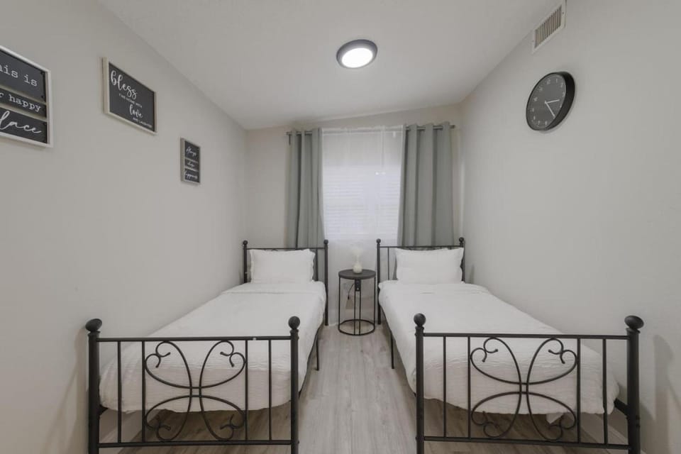 Cozy 2 bedroom home in Orlando House in Azalea Park
