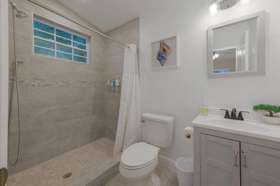 Private Studio near parks and Downtown House in Azalea Park