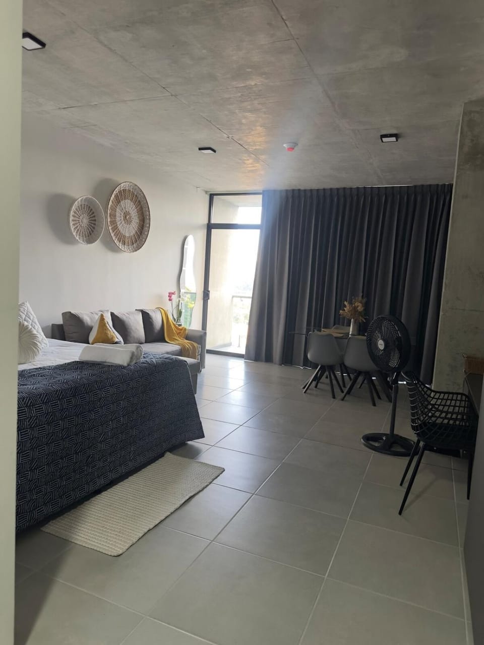 Photo of the whole room, Bedroom
