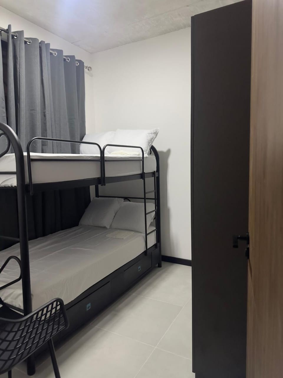 Photo of the whole room, Bedroom, bunk bed, wardrobe