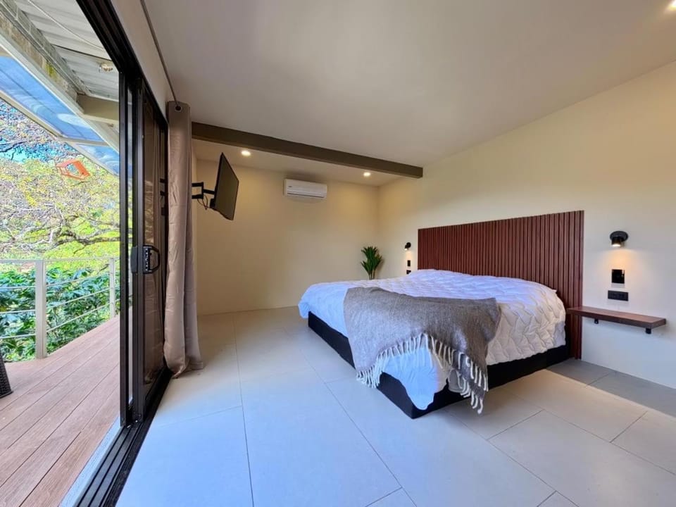 View (from property/room), Photo of the whole room