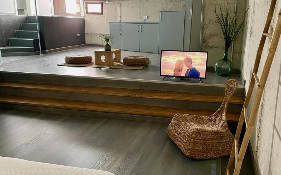 TV and multimedia, Seating area