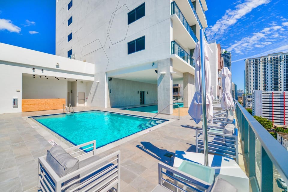 Property building, View (from property/room), Balcony/Terrace, Pool view, Swimming pool, sunbed