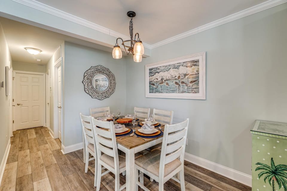 Coastal Gem - 1 Mi to Jolly Roger: Family Friendly House in Ocean City