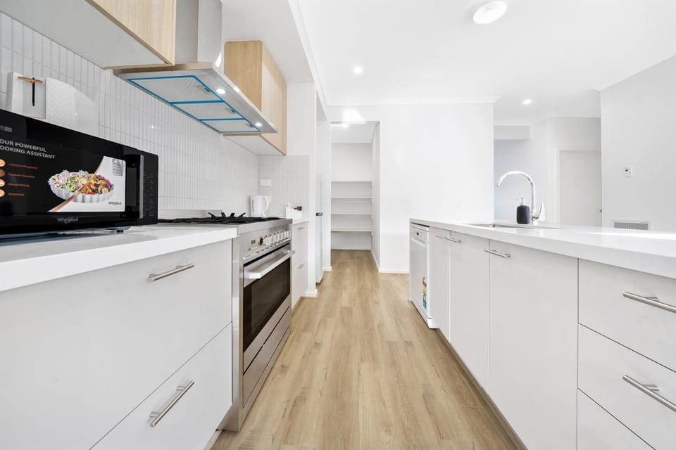 Brand New, Spacious, Breezy, Comfy, Luxury Home House in Berwick