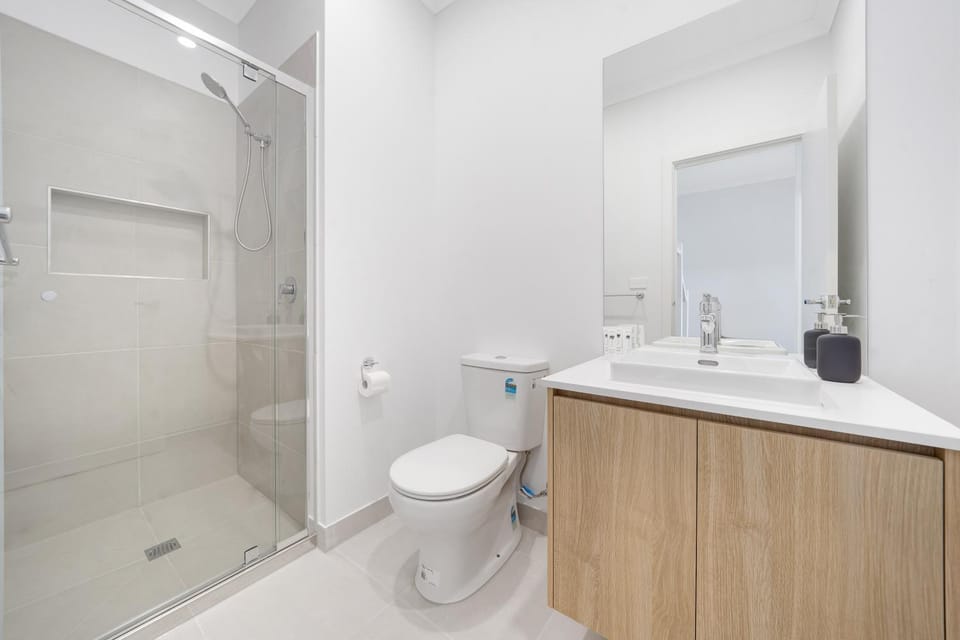 Brand New, Spacious, Breezy, Comfy, Luxury Home House in Berwick
