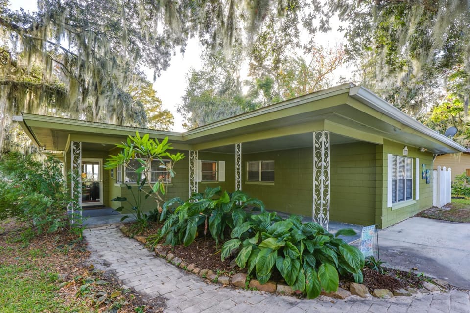 Lake Harris Retreat: Fisherman's Paradise House in Leesburg