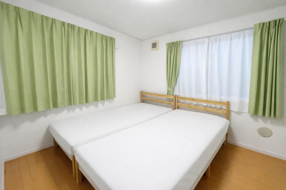 Prime Shinjuku - 12min to Kabukicho - Quiet Park Area - Entire House - 3BD 6Beds - 70 sqm 750 sqft Villa in Shinjuku