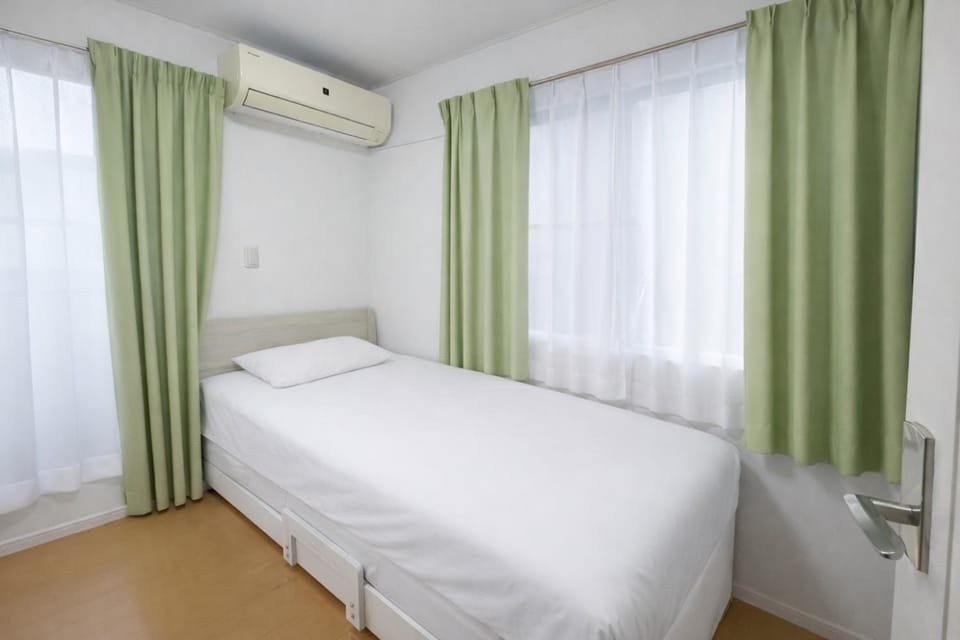 Prime Shinjuku - 12min to Kabukicho - Quiet Park Area - Entire House - 3BD 6Beds - 70 sqm 750 sqft Villa in Shinjuku