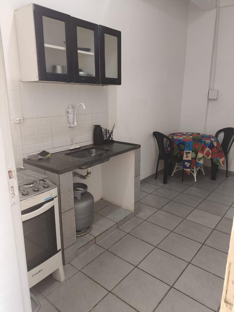 Apto térreo de um quarto com varanda, 550m da Praia de Itaparica House in Vila Velha