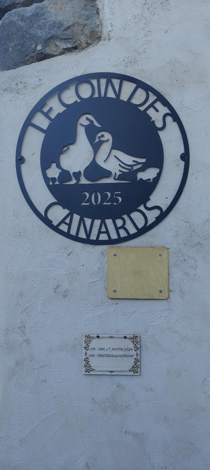 Le Coin Des Canards vacation home House in Aosta