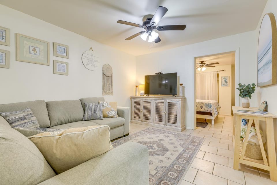 1 Block to Dtwn! Walkable Stay in Stuart House in Stuart