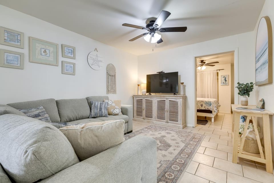 1 Block to Dtwn! Walkable Stay in Stuart House in Stuart