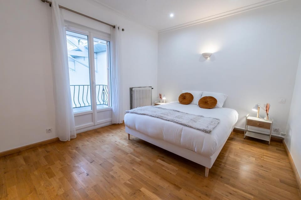 Loft Art Déco Terrasse Verrière Clim Lit king size Apartment in Provence-Alpes-Côte d'Azur