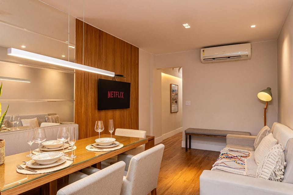 Apartment on Copacabana Beach Block | BRX 58/401 Apartment in Rio de Janeiro