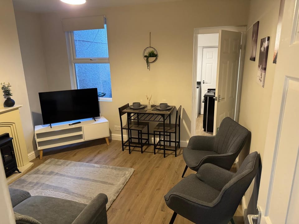 TV and multimedia, Living room, Dining area